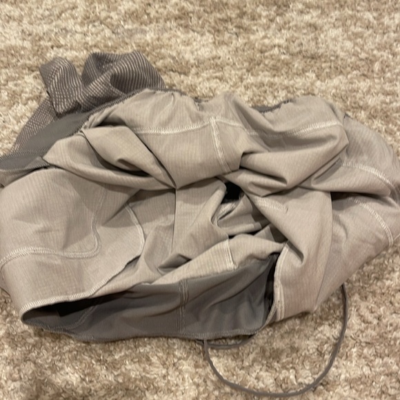 Lululemon T.H.E. Short 11”Size Medium 
Illusion White Light Cast - Picture 8 of 11